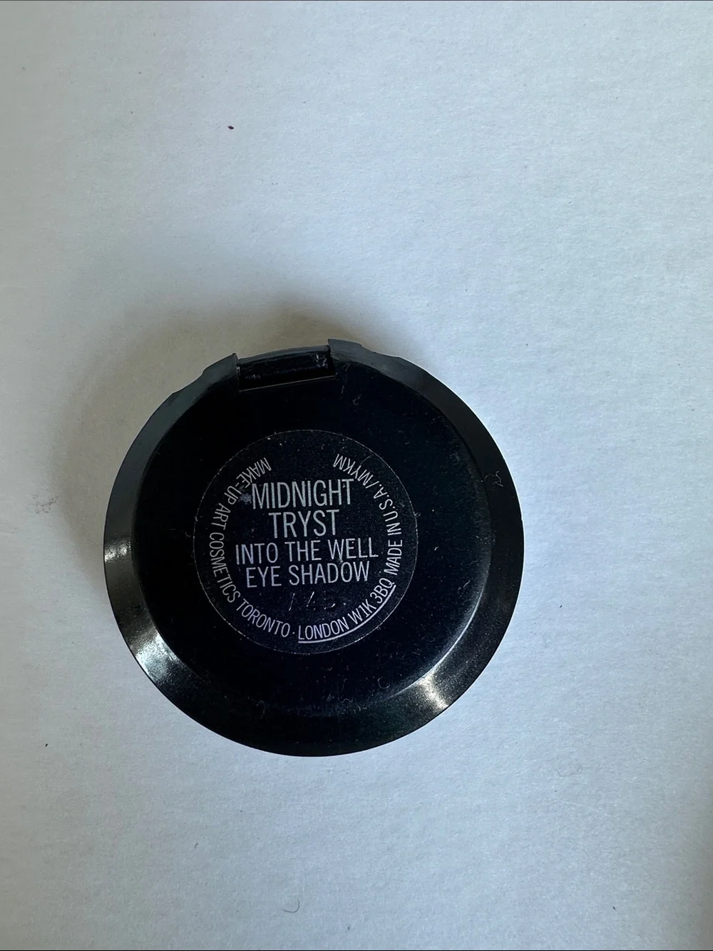 MAC Cosmetics eyeshadow midnight tryst into the well